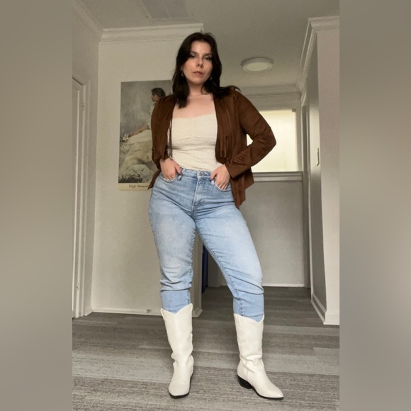 Meet your Posher, Haley - Picture 5 of 6